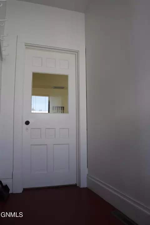 502 6th Ave, Edgeley, ND 58433 photo 7