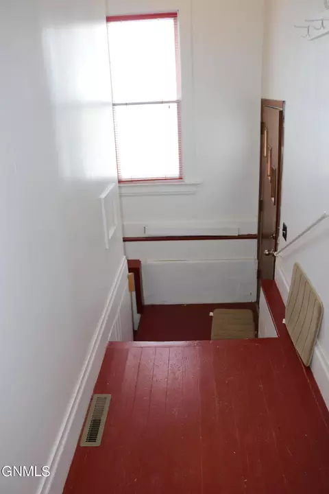 502 6th Ave, Edgeley, ND 58433 photo 6