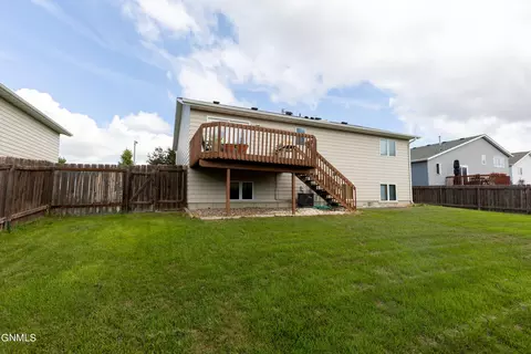 801 E Calgary Ave, Bismarck, ND 58503 photo 22