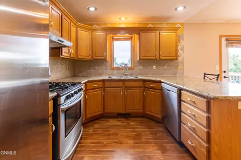 801 E Calgary Ave, Bismarck, ND 58503 photo 4