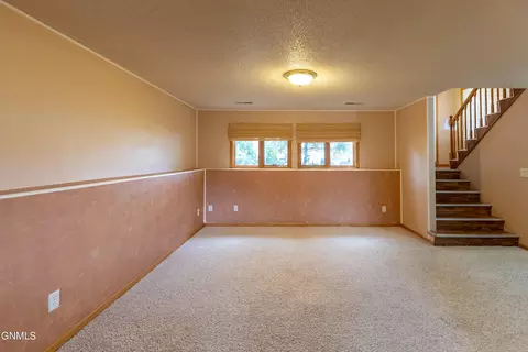 801 E Calgary Ave, Bismarck, ND 58503 photo 14