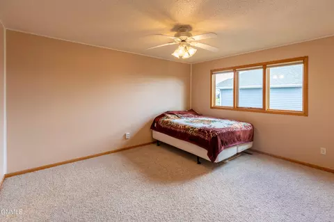 801 E Calgary Ave, Bismarck, ND 58503 photo 8