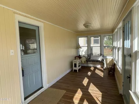 611 1st Ave E, Williston, ND 58801 photo 3