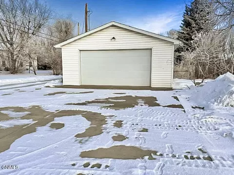 1401 1st Ave E, Williston, ND 58801 photo 22