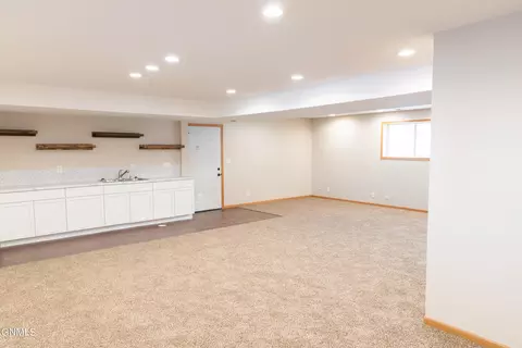 1162 12th St E, Dickinson, ND 58601 photo 60