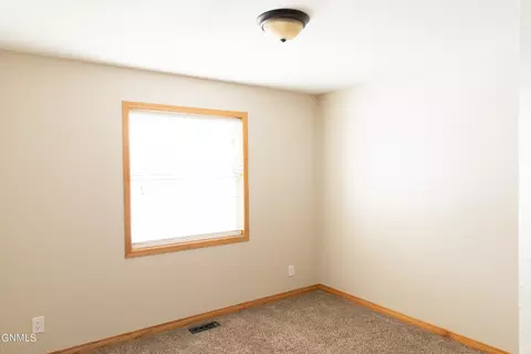1162 12th St E, Dickinson, ND 58601 photo 34