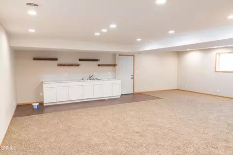 1162 12th St E, Dickinson, ND 58601 photo 59