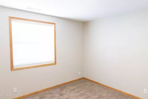 1162 12th St E, Dickinson, ND 58601 photo 56