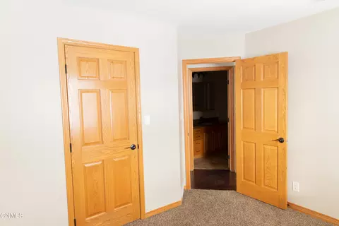 1162 12th St E, Dickinson, ND 58601 photo 38