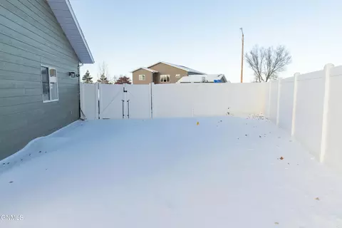1162 12th St E, Dickinson, ND 58601 photo 79