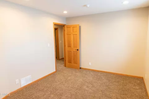 1162 12th St E, Dickinson, ND 58601 photo 50