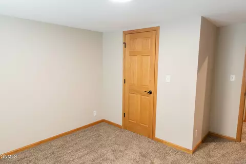 1162 12th St E, Dickinson, ND 58601 photo 53