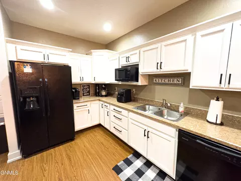 2802 24th St W, Williston, ND 58801 photo 7