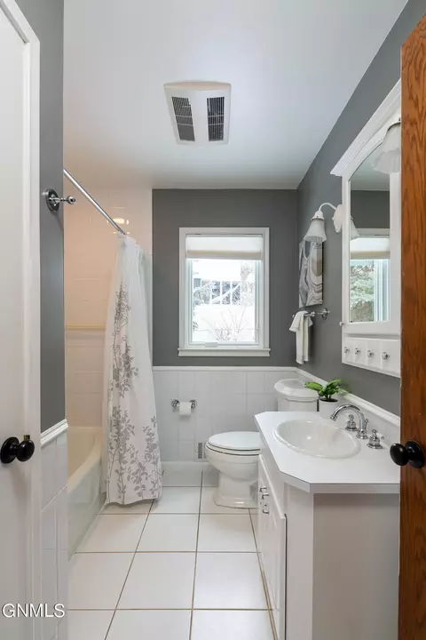 1009 Cottage Dr, Bismarck, ND 58501 photo 19