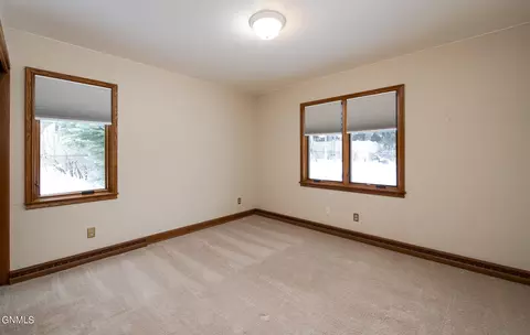 1009 Cottage Dr, Bismarck, ND 58501 photo 17