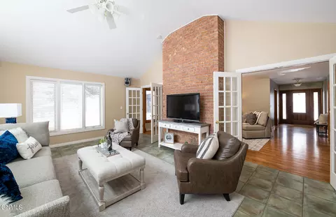 1009 Cottage Dr, Bismarck, ND 58501 photo 3