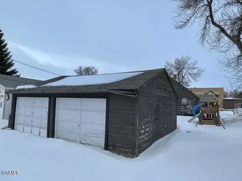 119 6th St W, Williston, ND 58801 photo 4