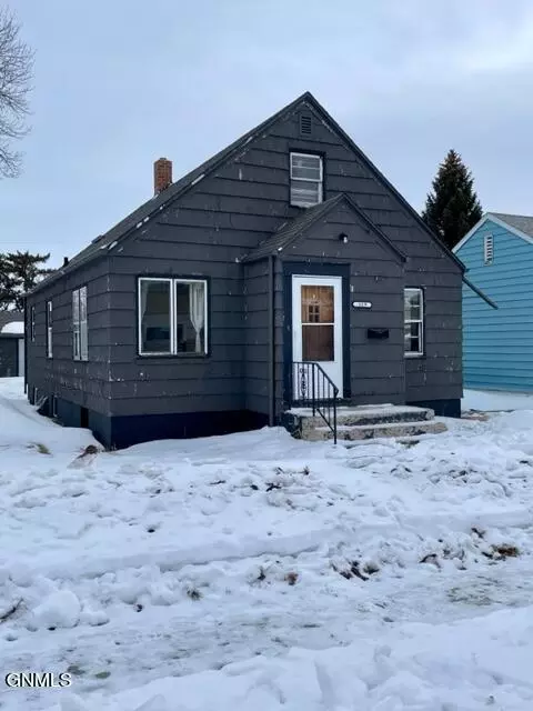 119 6th St W, Williston, ND 58801