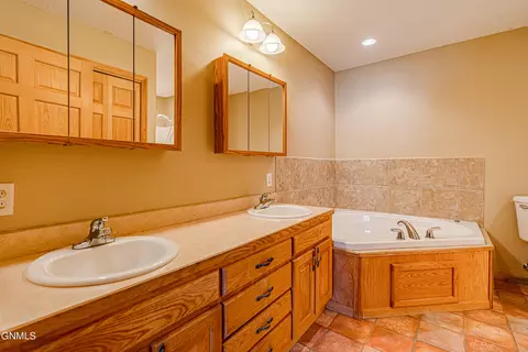 3822 Normandy St, Bismarck, ND 58503 photo 24
