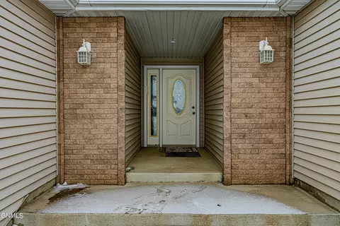 3822 Normandy St, Bismarck, ND 58503 photo 4
