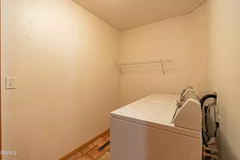 3822 Normandy St, Bismarck, ND 58503 photo 29