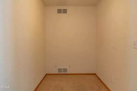 3822 Normandy St, Bismarck, ND 58503 photo 18