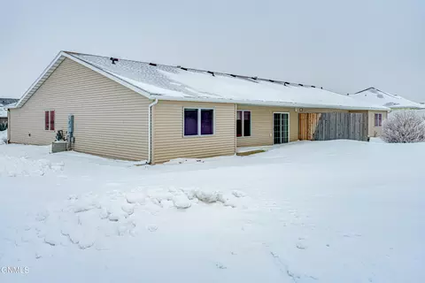 3822 Normandy St, Bismarck, ND 58503 photo 3