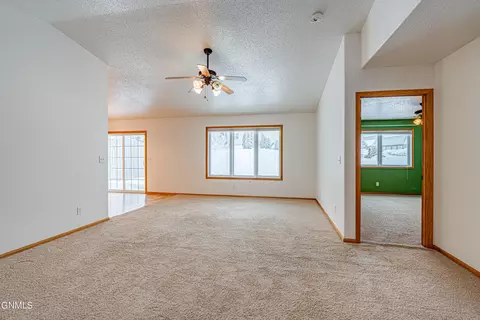 3822 Normandy St, Bismarck, ND 58503 photo 19