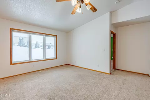 3822 Normandy St, Bismarck, ND 58503 photo 21