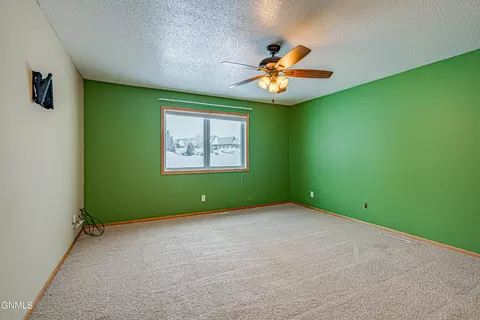 3822 Normandy St, Bismarck, ND 58503 photo 22