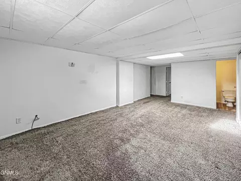 2208 University Ave, Williston, ND 58801 photo 62