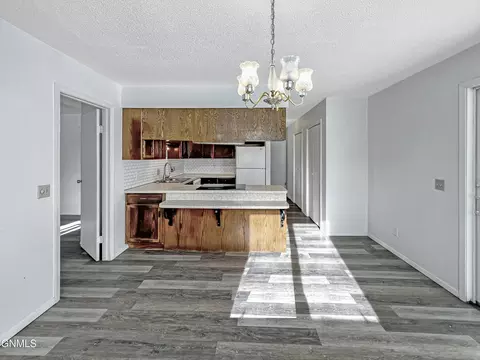 2208 University Ave, Williston, ND 58801 photo 38