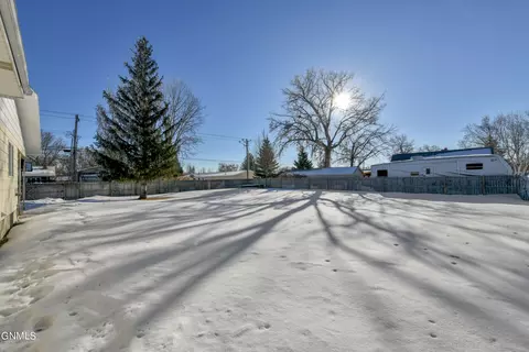 2208 University Ave, Williston, ND 58801 photo 12