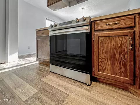 2208 University Ave, Williston, ND 58801 photo 47
