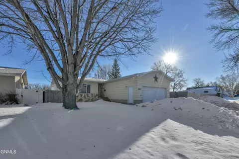 2208 University Ave, Williston, ND 58801 photo 15