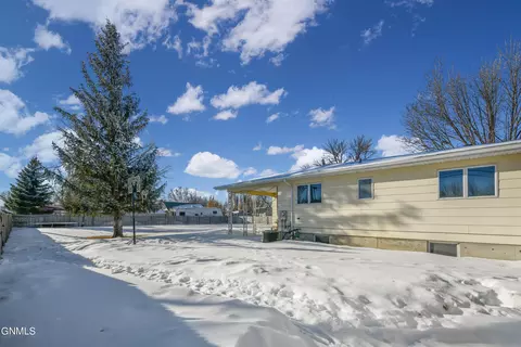 2208 University Ave, Williston, ND 58801 photo 6