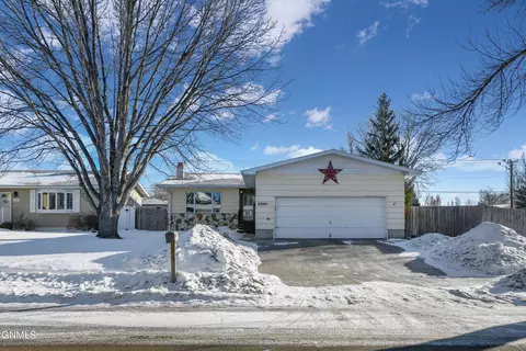 2208 University Ave, Williston, ND 58801 photo 16