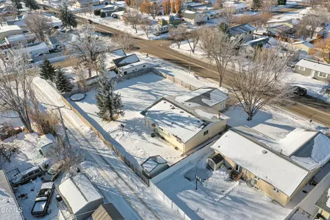 2208 University Ave, Williston, ND 58801 photo 4