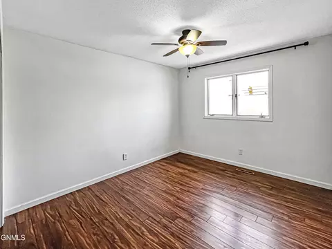 2208 University Ave, Williston, ND 58801 photo 30
