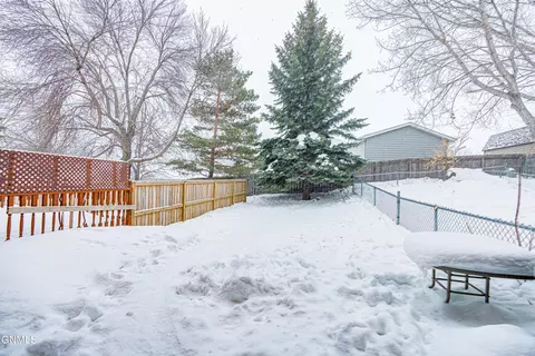 3736 Renee Dr, Bismarck, ND 58503 photo 12