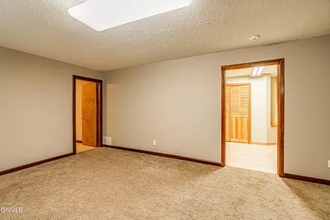730 Custer Dr, Mandan, ND 58554 photo 31