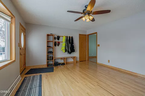730 Custer Dr, Mandan, ND 58554 photo 6