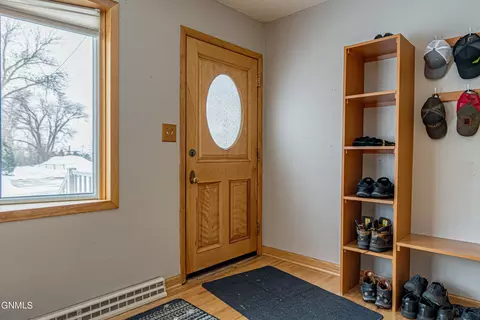 730 Custer Dr, Mandan, ND 58554 photo 5