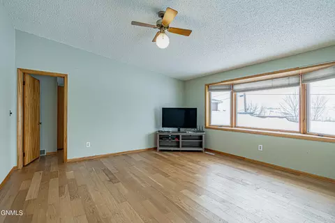 730 Custer Dr, Mandan, ND 58554 photo 14