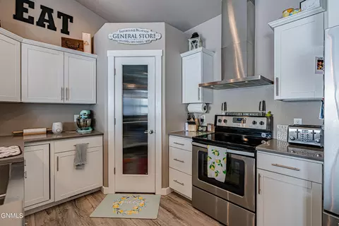 11603 Apple View Ln, Menoken, ND 58558 photo 9
