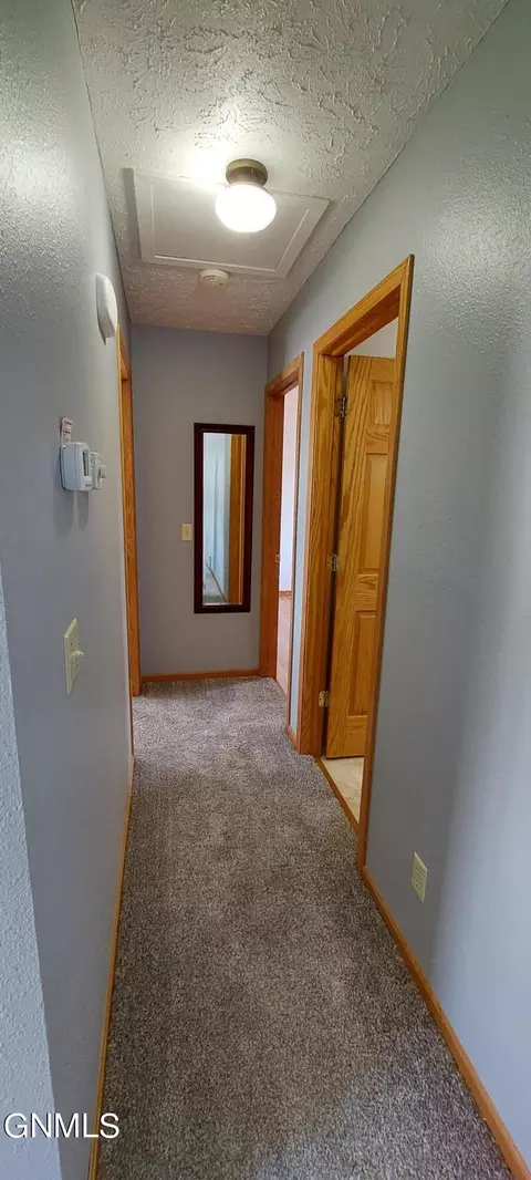 2405 University Ave, Williston, ND 58801 photo 11