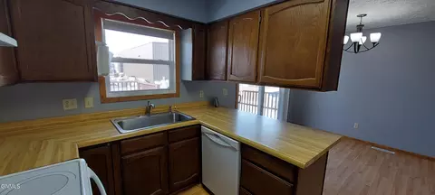2405 University Ave, Williston, ND 58801 photo 9