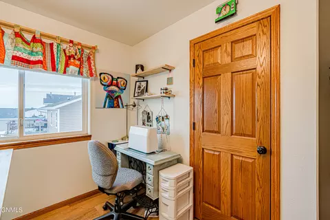2803 10 Ave SE, Mandan, ND 58554 photo 13