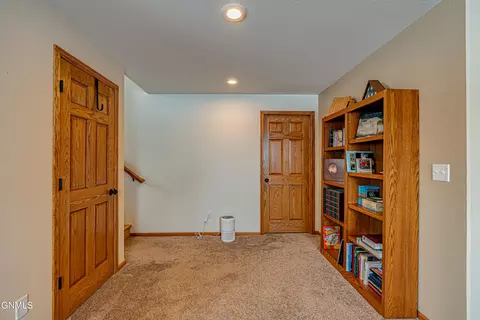 2803 10 Ave SE, Mandan, ND 58554 photo 31