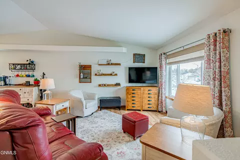 2803 10 Ave SE, Mandan, ND 58554 photo 21